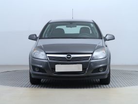Opel Astra - 2010