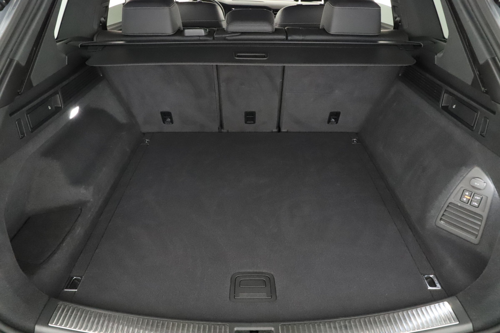 Volkswagen Touareg - 2021