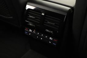Volkswagen Touareg - 2021
