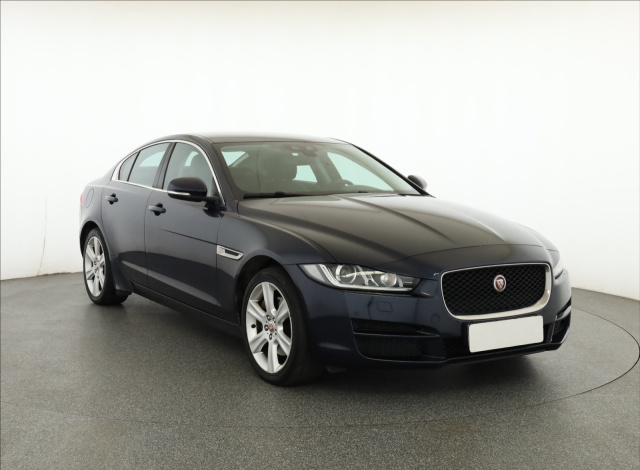 Jaguar XE 2016