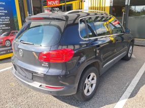 Volkswagen Tiguan - 2012