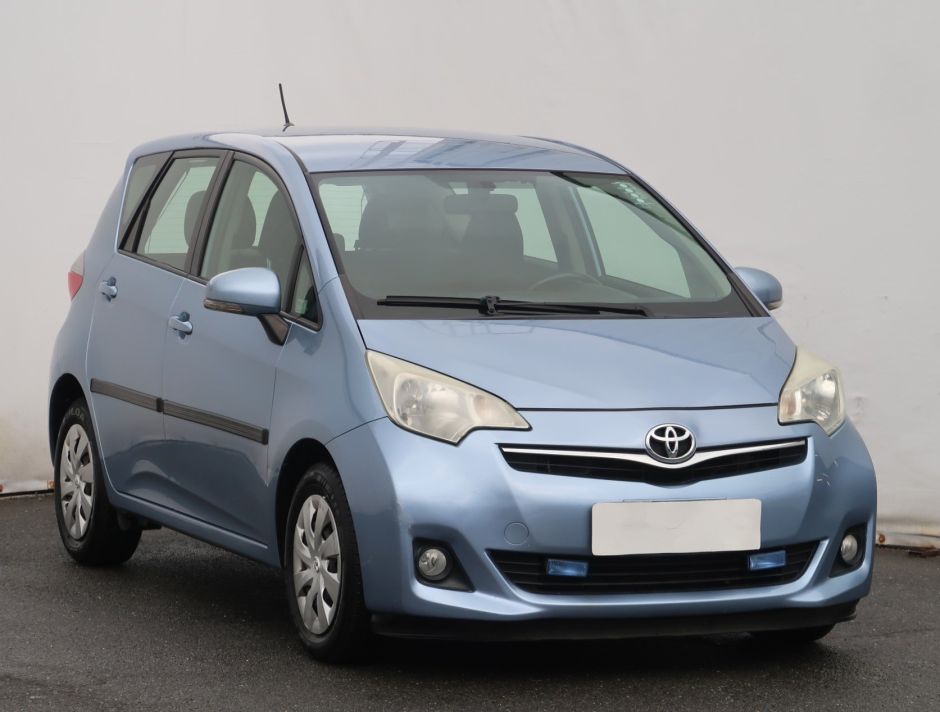 Toyota Verso-S - 2011