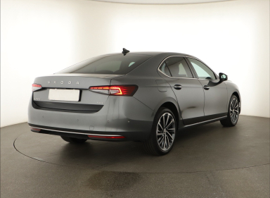 Škoda Superb - 2024