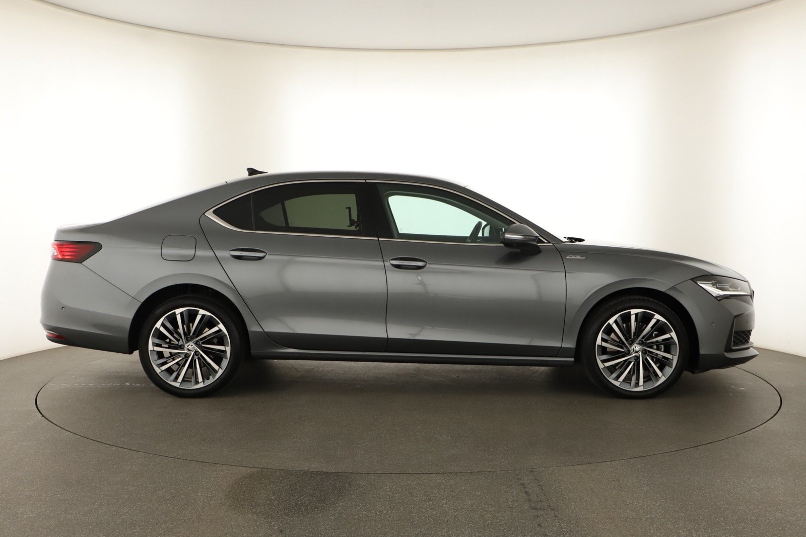 Škoda Superb - 2024