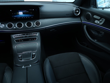 Mercedes-Benz E - 2022