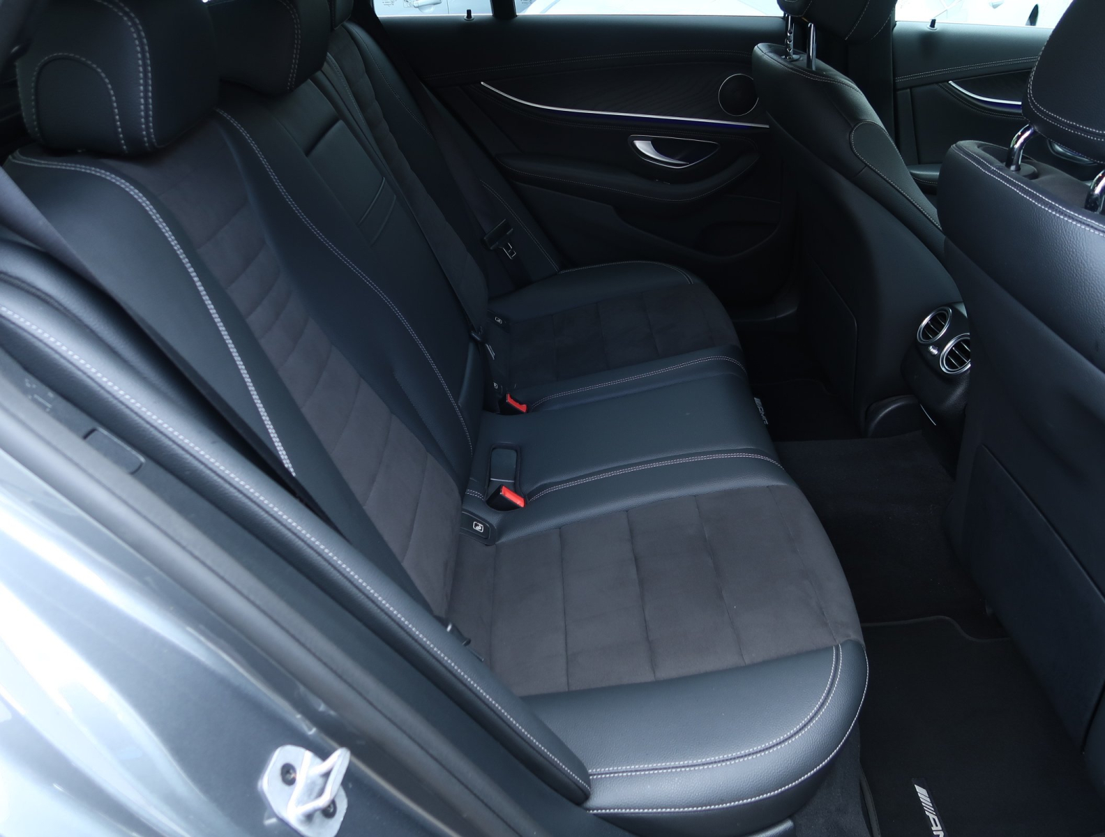 Mercedes-Benz E - 2022