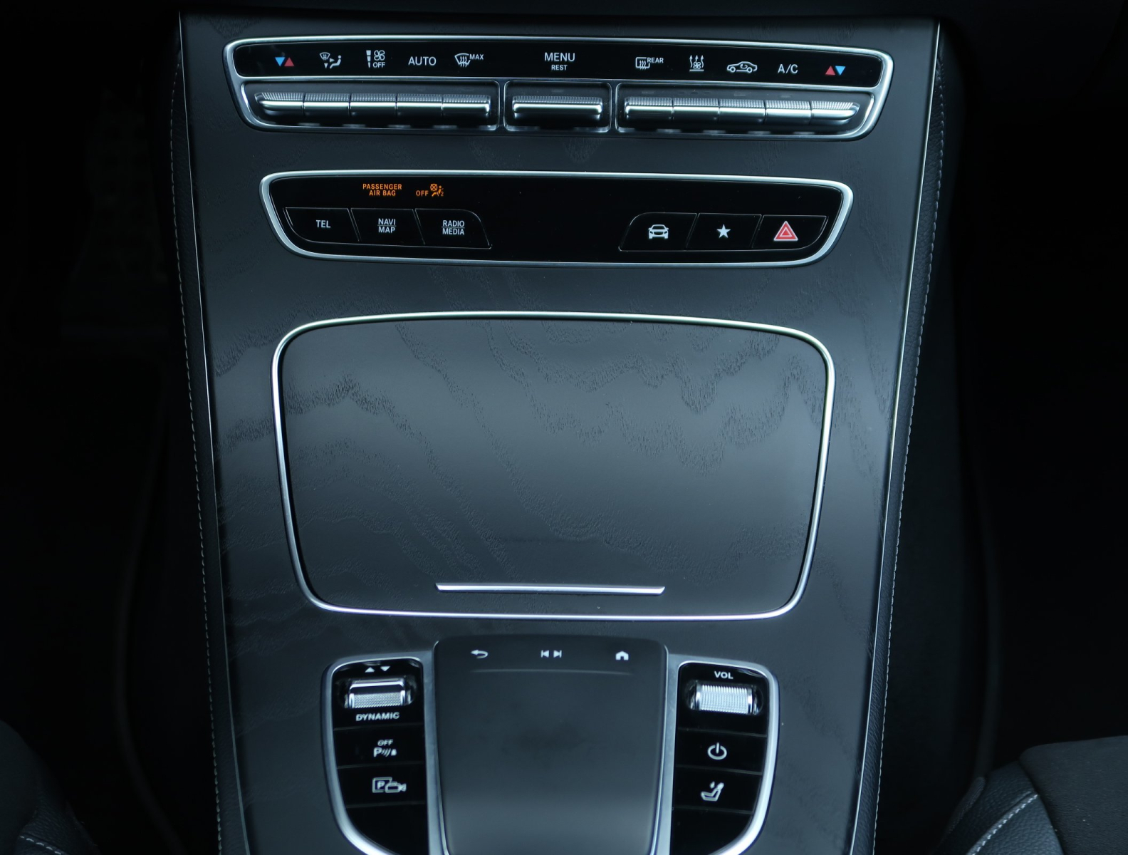 Mercedes-Benz E - 2022