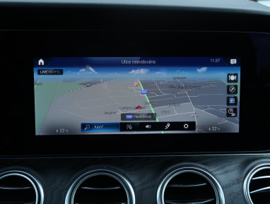 Mercedes-Benz E - 2022