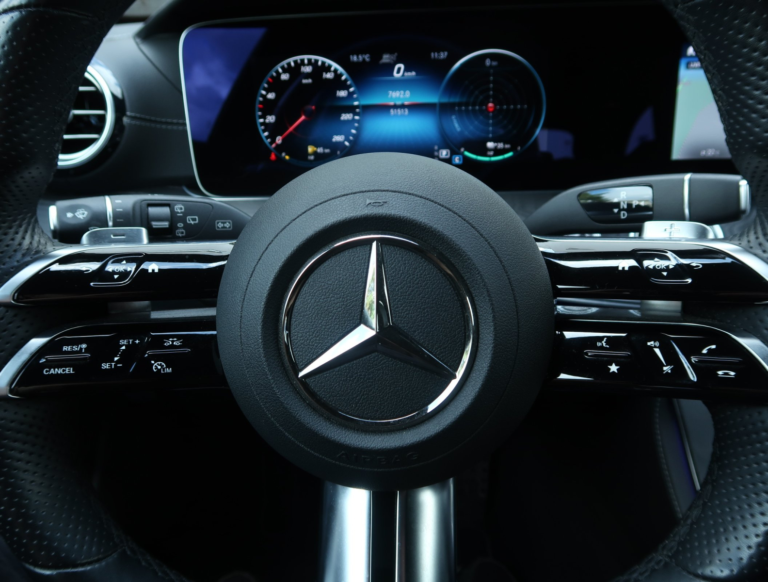 Mercedes-Benz E - 2022