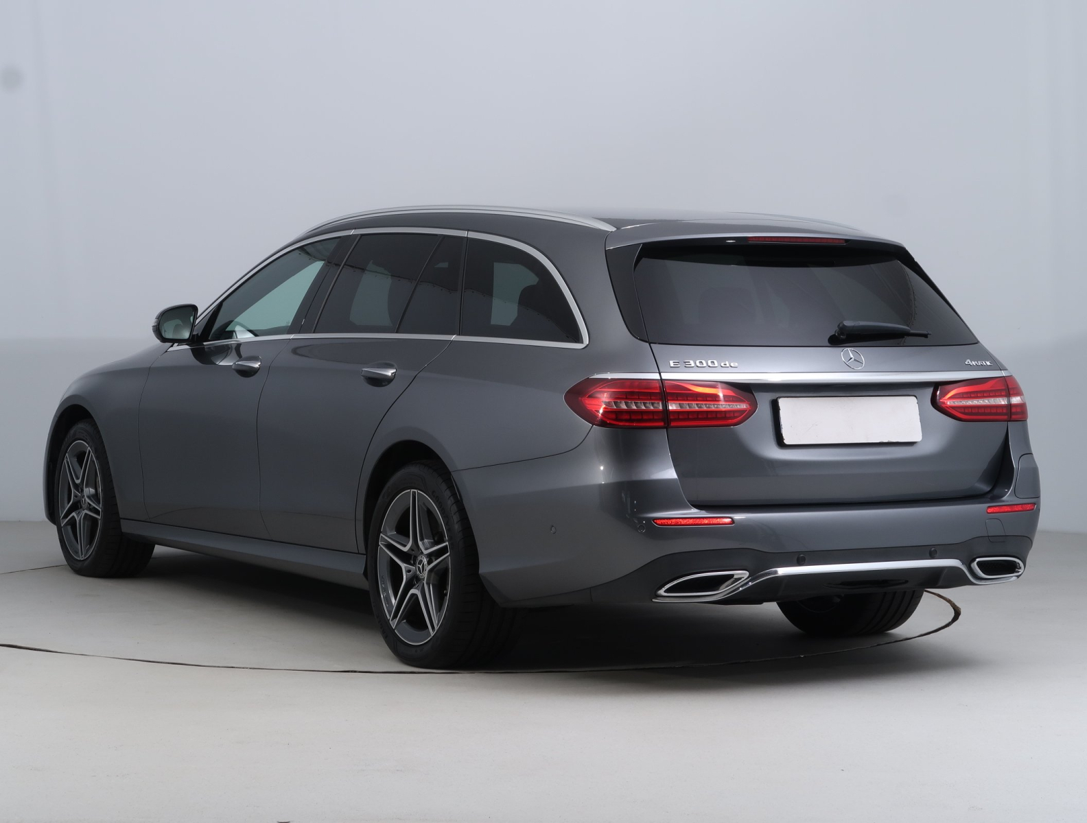 Mercedes-Benz E - 2022