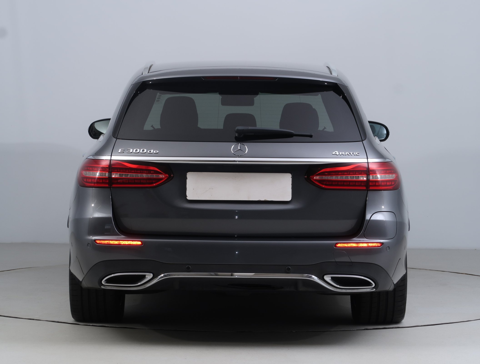 Mercedes-Benz E - 2022