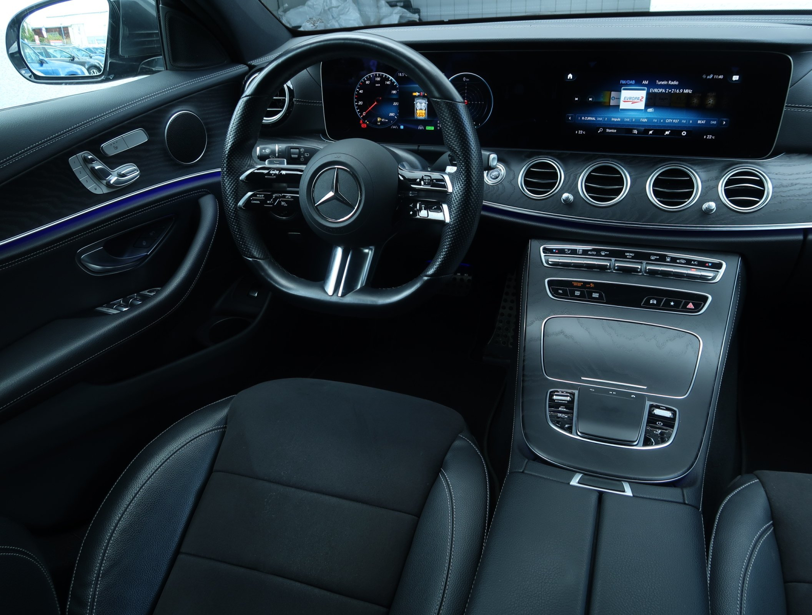 Mercedes-Benz E - 2022