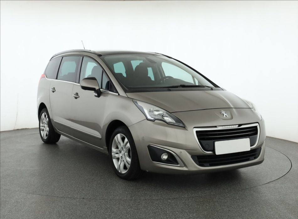 Peugeot 5008 - 2015