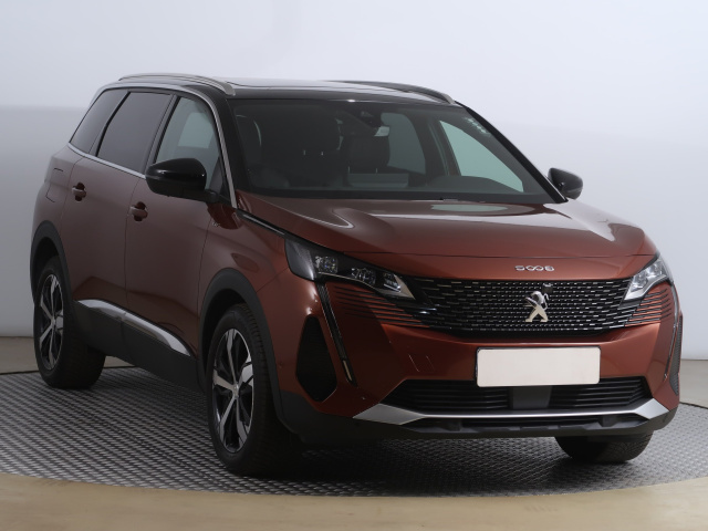 Peugeot 5008 2021