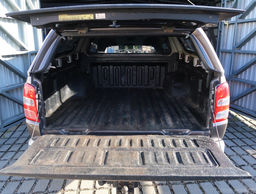 Mitsubishi L200
