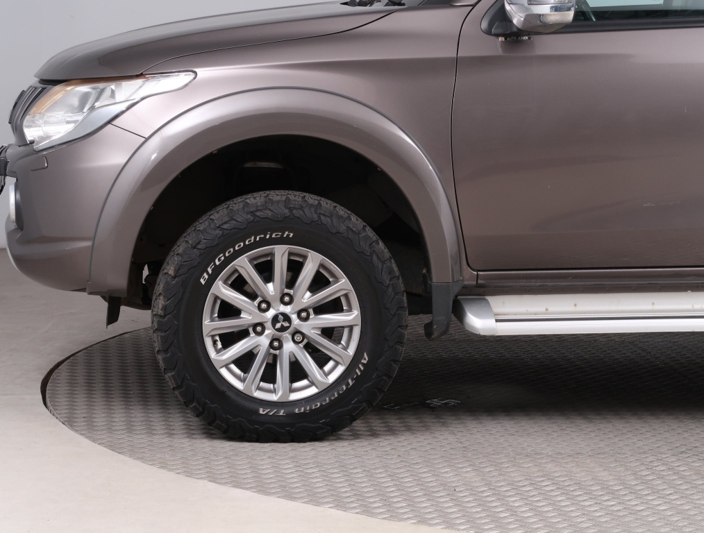 Mitsubishi L200