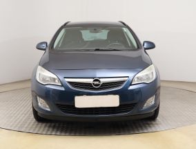 Opel Astra - 2011