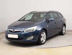 Opel Astra - 2011