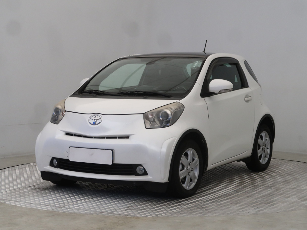 Toyota iQ