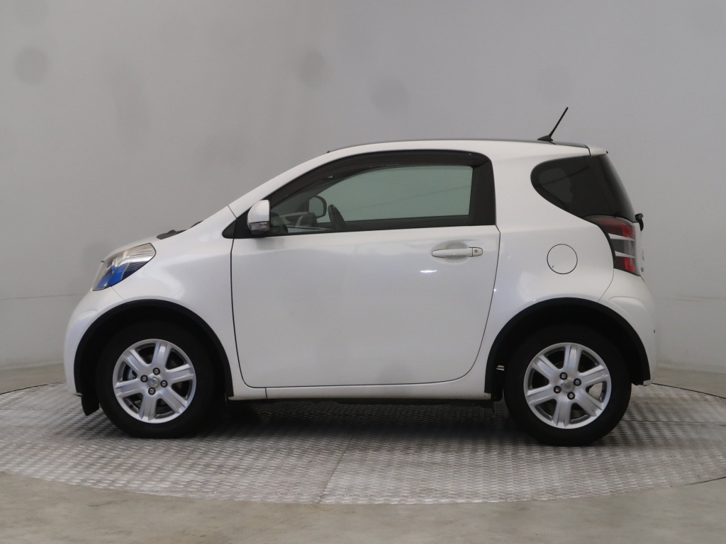 Toyota iQ