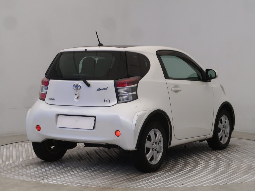 Toyota iQ