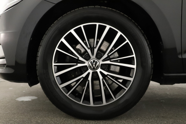 Volkswagen Touran - 2023