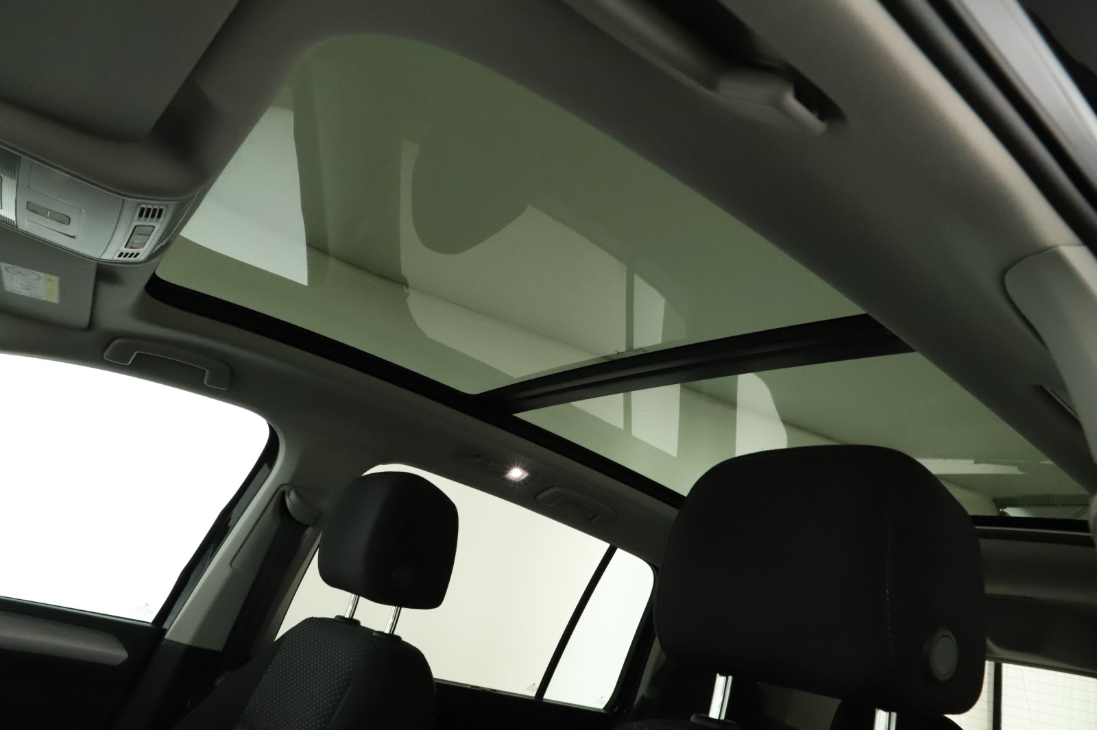 Volkswagen Touran - 2023