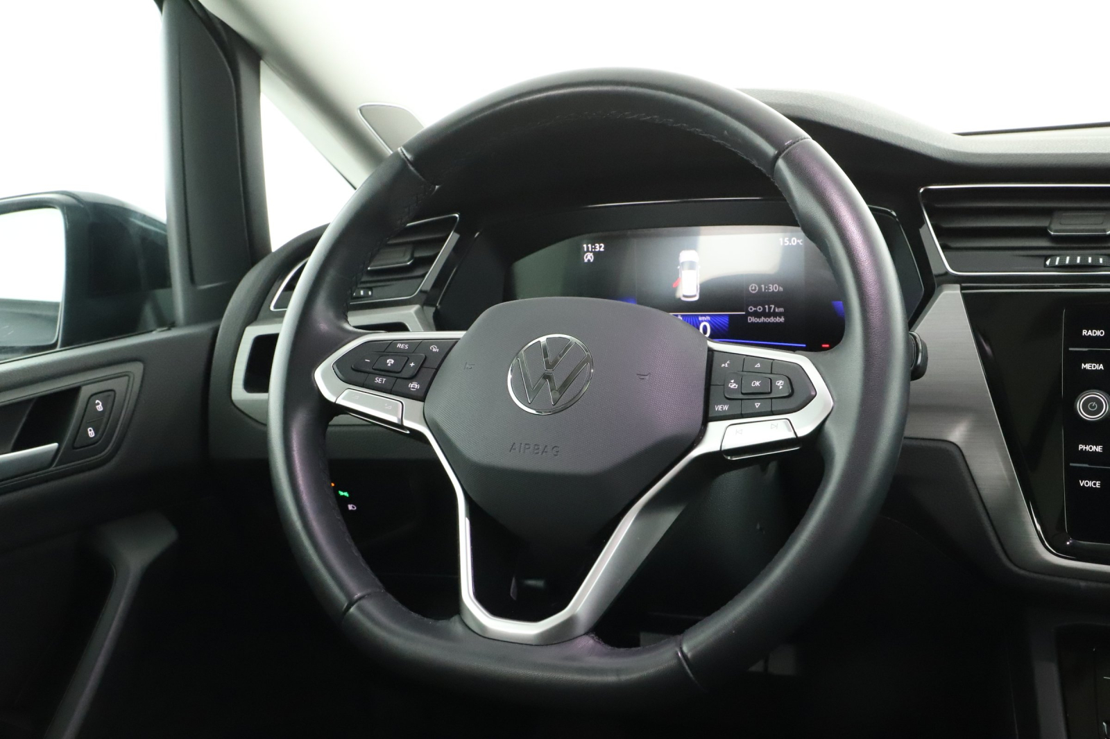 Volkswagen Touran - 2023