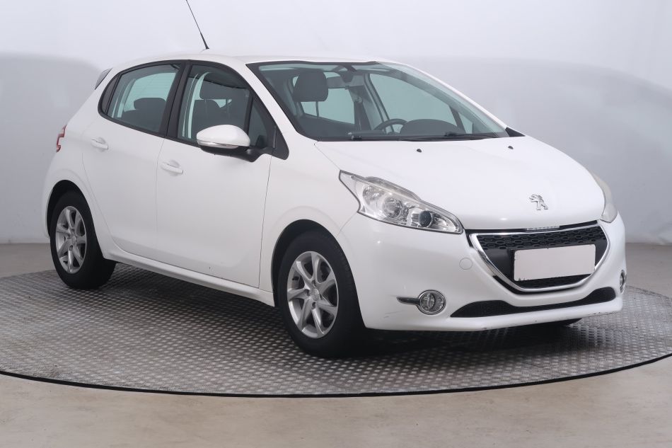 Peugeot 208 - 2015
