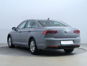 Volkswagen Passat - 2022