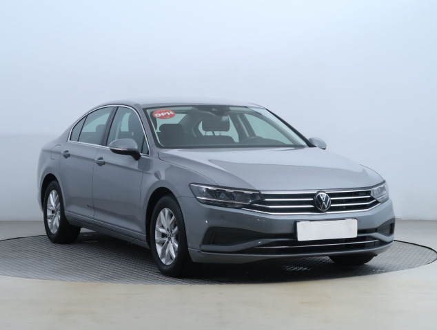 Volkswagen Passat 2022