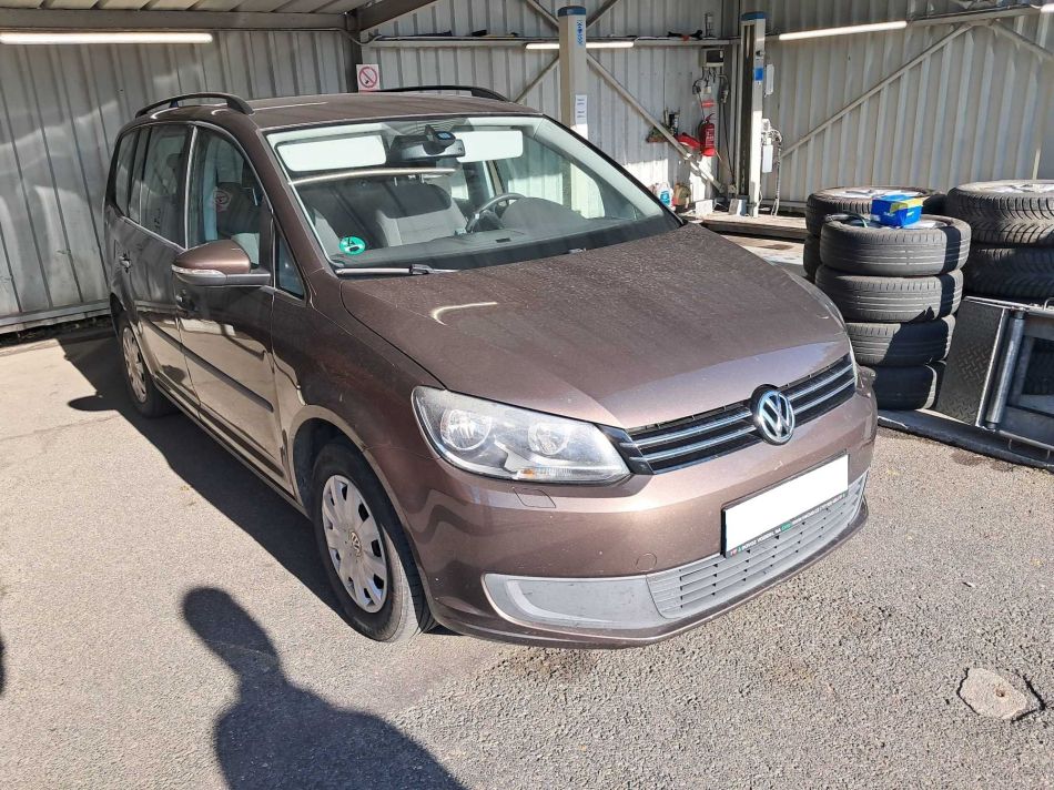 Volkswagen Touran - 2011