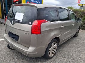 Peugeot 5008 - 2012