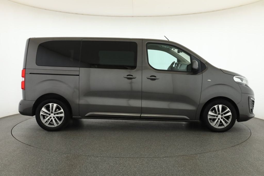 Peugeot Traveller