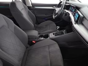 Volkswagen Golf - 2021