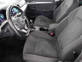 Volkswagen Golf - 2021