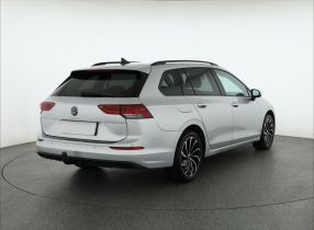 Volkswagen Golf - 2021