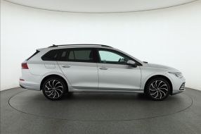 Volkswagen Golf - 2021