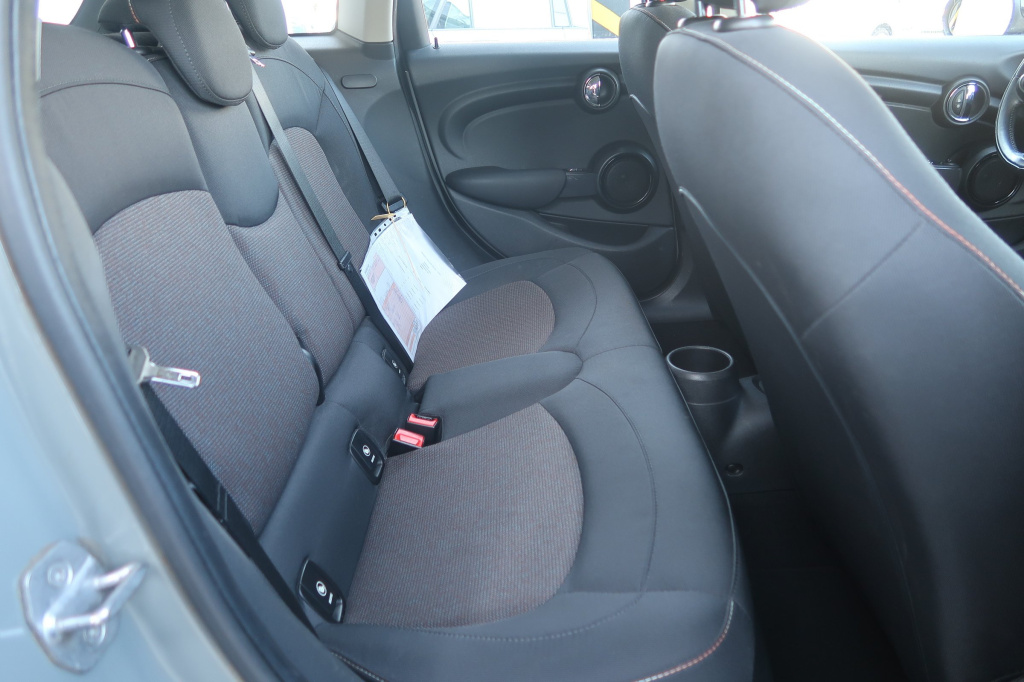 MINI 5-door