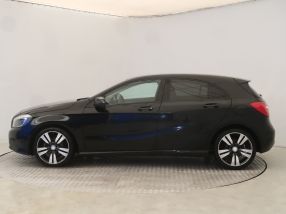 Mercedes-Benz A - 2015