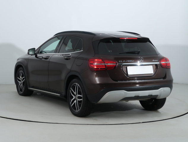 Mercedes-Benz GLA 200 d 4MATIC
