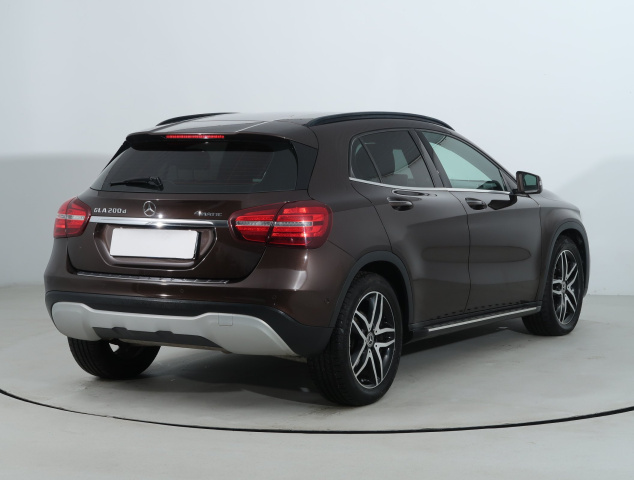 Mercedes-Benz GLA 200 d 4MATIC
