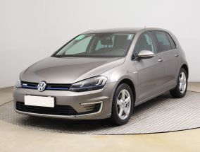 Volkswagen e-Golf - 2016