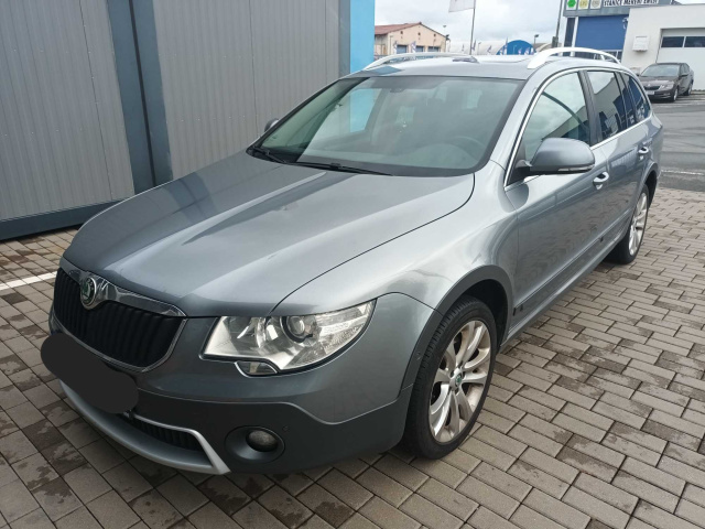 Škoda Superb 2012