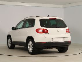 Volkswagen Tiguan - 2011
