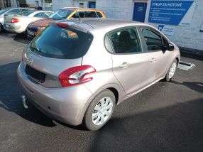 Peugeot 208 - 2013