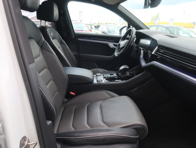 Volkswagen Touareg - 2021