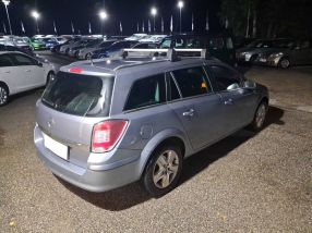 Opel Astra - 2011