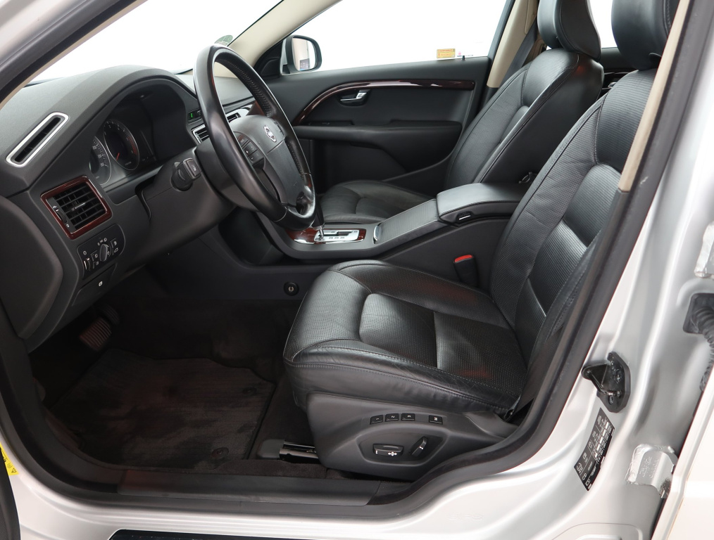 Volvo S80