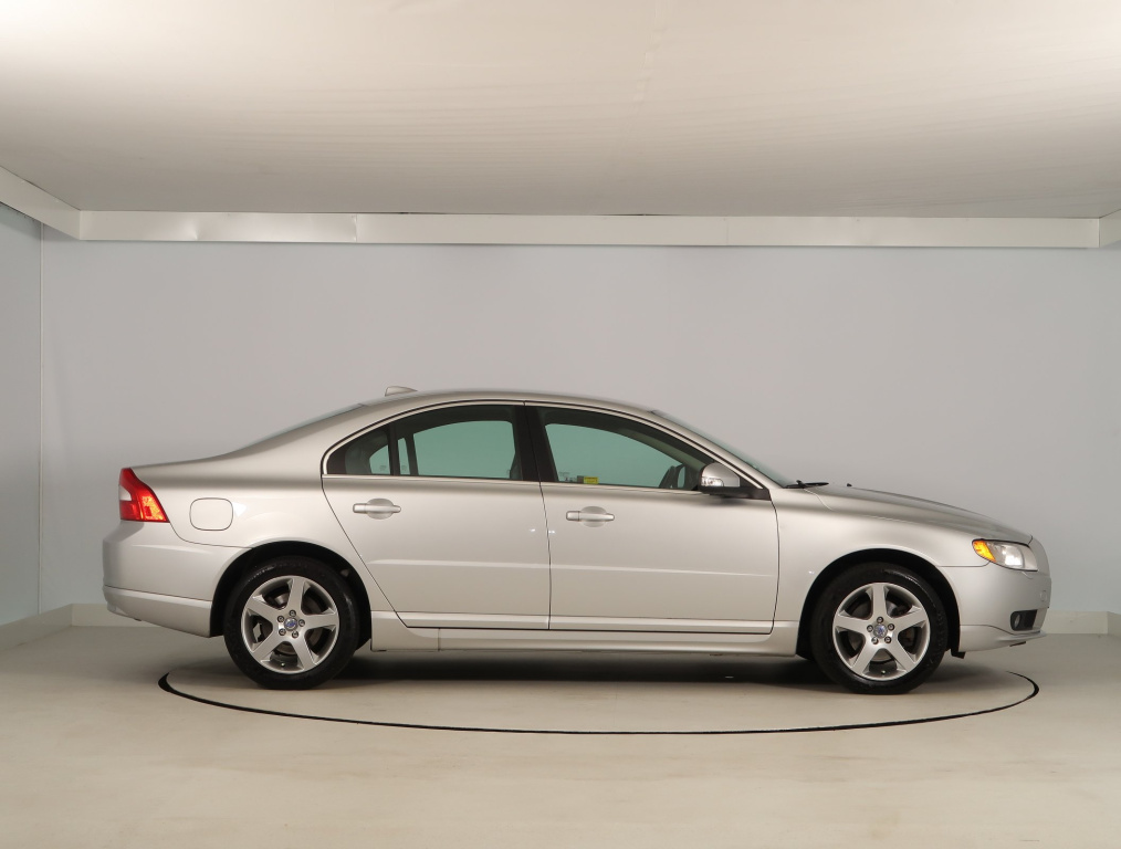 Volvo S80